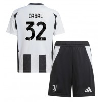 Juventus Juan Cabal #32 Hemmaställ Barn 2024-25 Korta ärmar (+ Korta byxor)